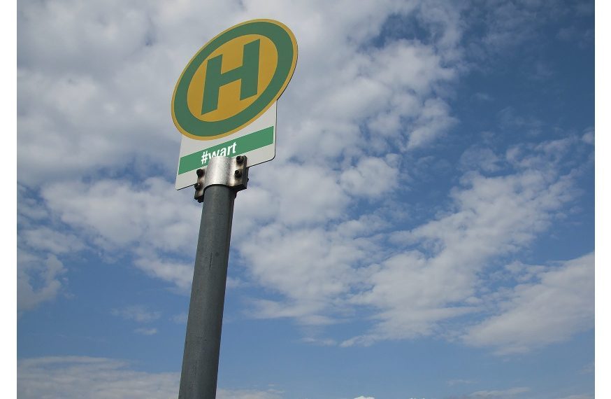 WART_W_ART_Halte_inne_Postkarte_Servicepioniere
