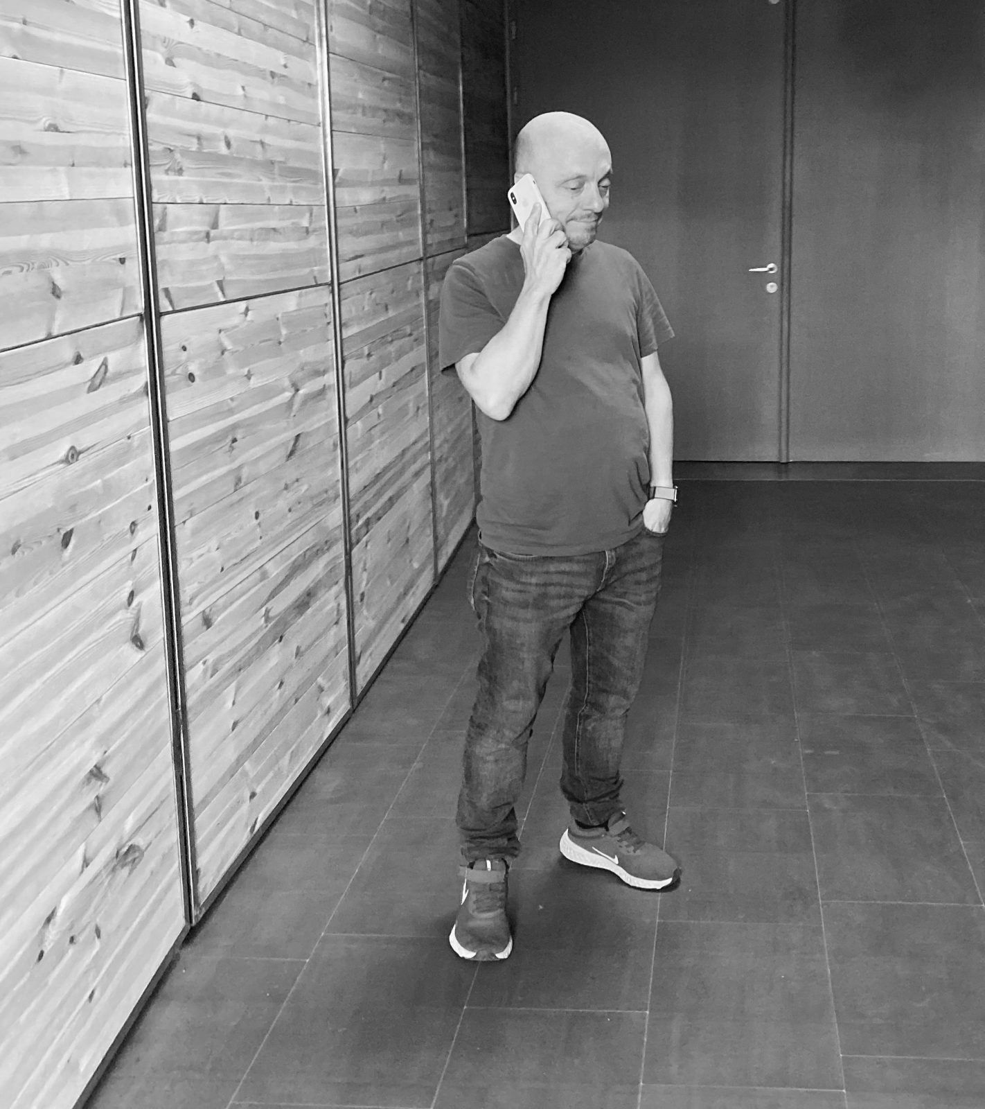 Bernhard_Hoecker_Warteberater_grau